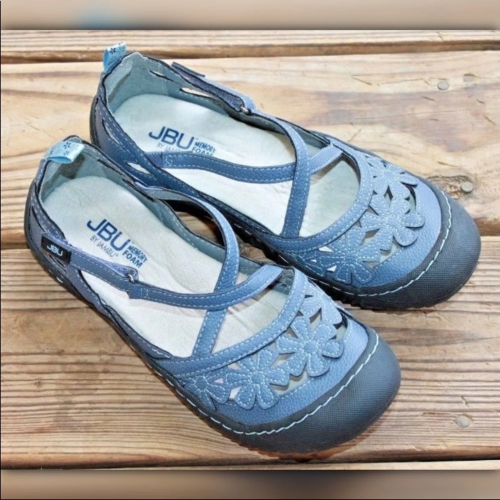Jambu JBU NWT shoes, Size 9M, Brand new